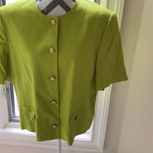 Short sleeve green jacket with gold buttons